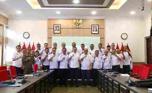 Bupati Franc Bernhard Tumanggor Buka Rapat Koordinsi dan Evaluasi di Lingkungan Pemkab Pakpak Bharat