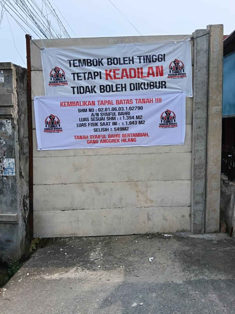 Spanduk Kritik Tanah Gang Anggrek Sunggal Dicopot Orang Tidak Dikenal, Kuasa Hukum Warga : Ada Yang Terganggu Karena Fakta Mulai Terungkap 